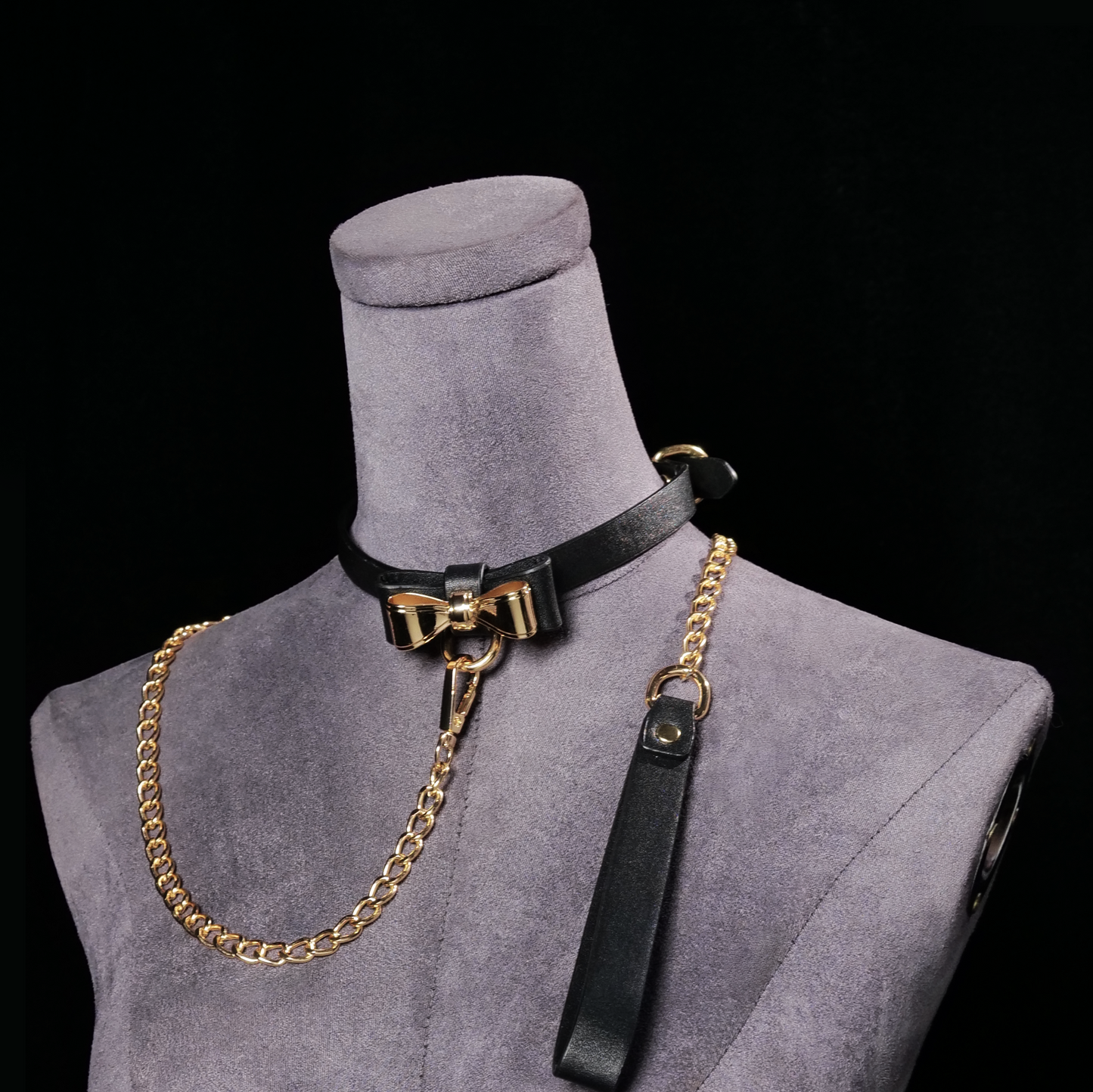 Chic Bow Leather Choker with Gold Chain Leash