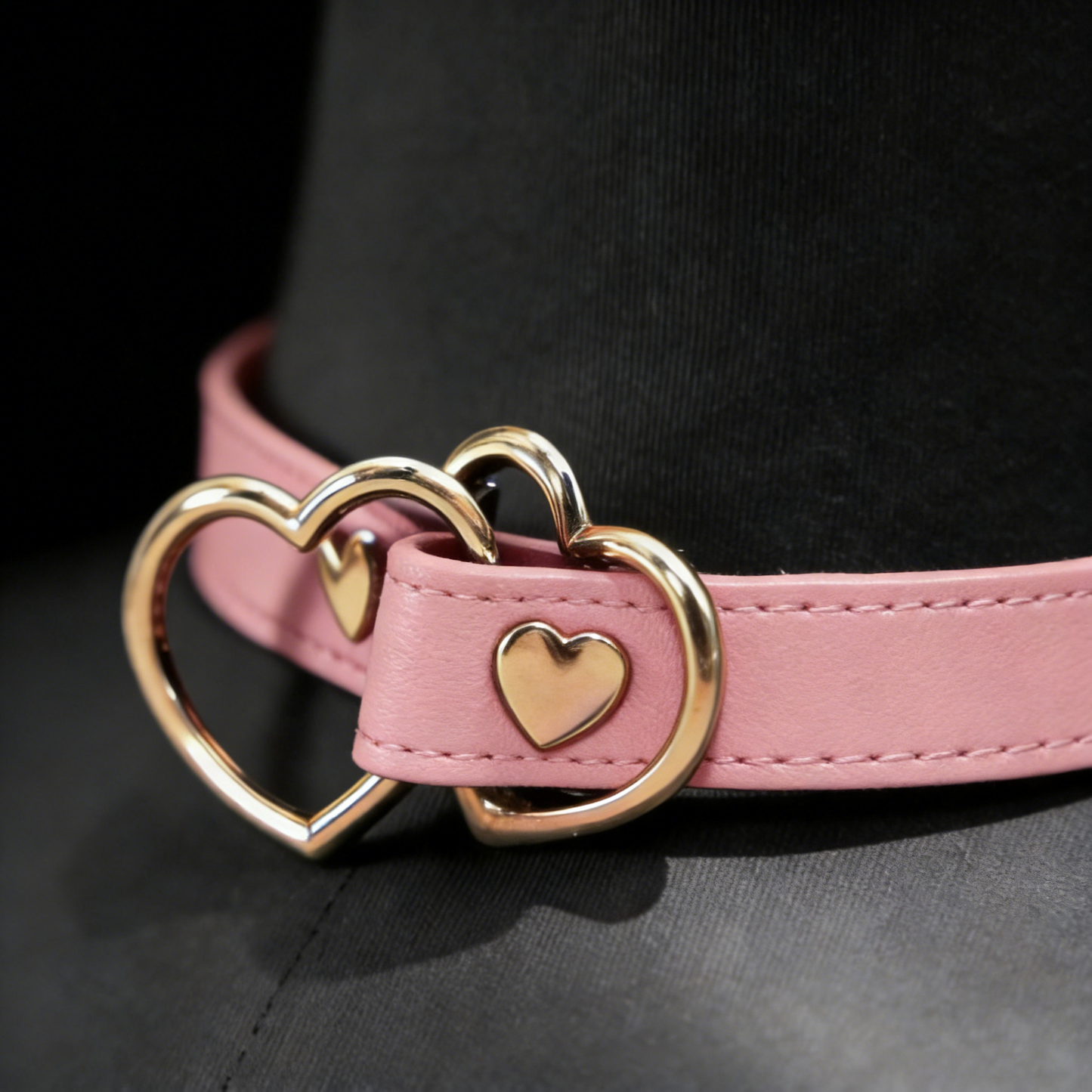 Sweetheart Ring Leather Choker