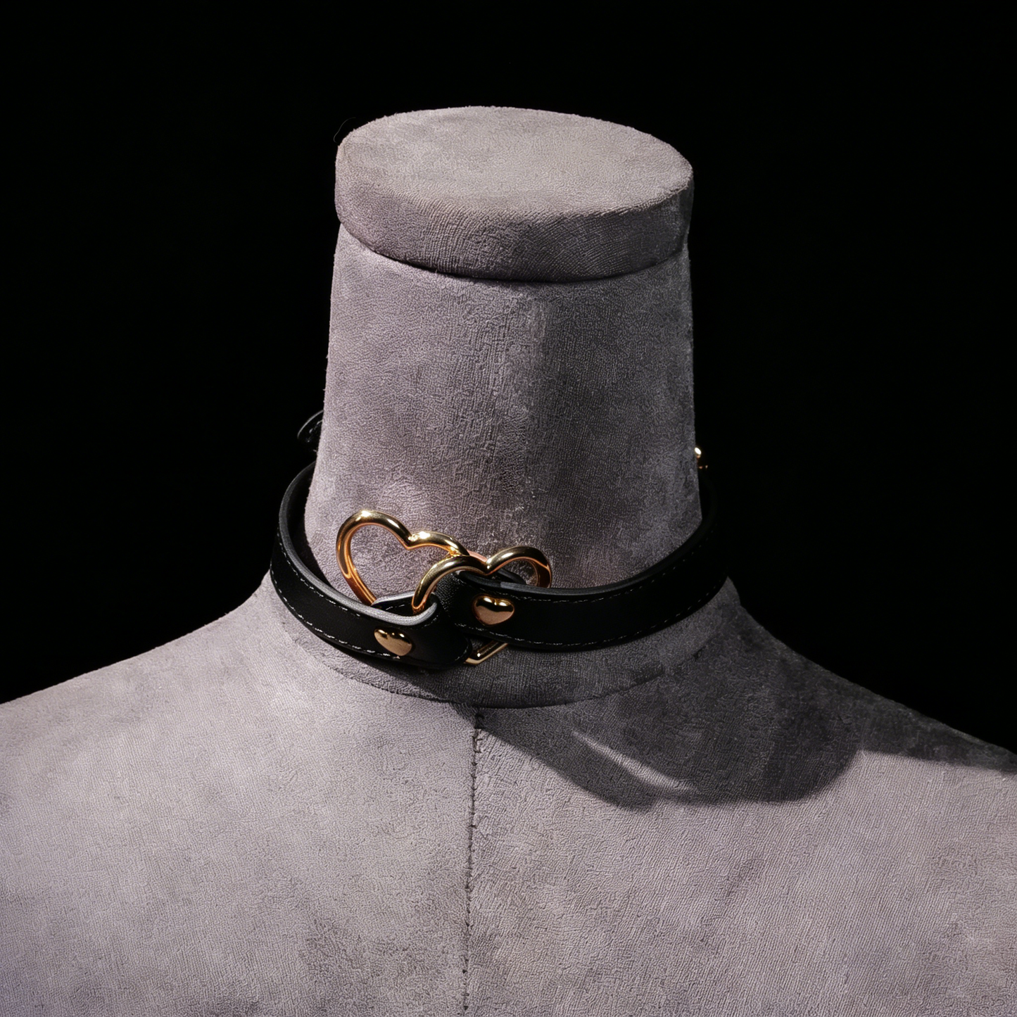 Sweetheart Ring Leather Choker