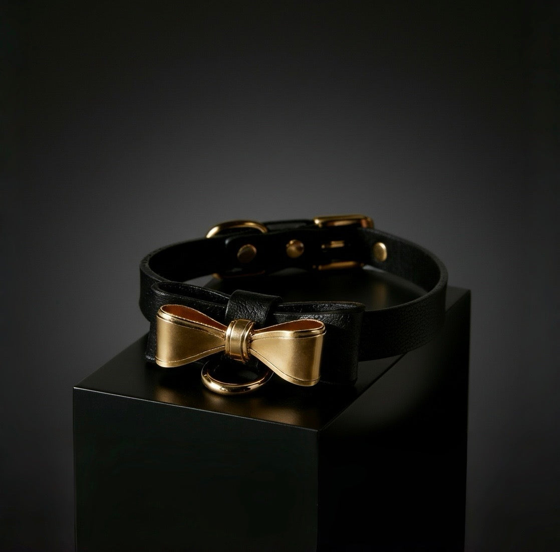 Chic Bow Leather Choker with Gold Chain Leash